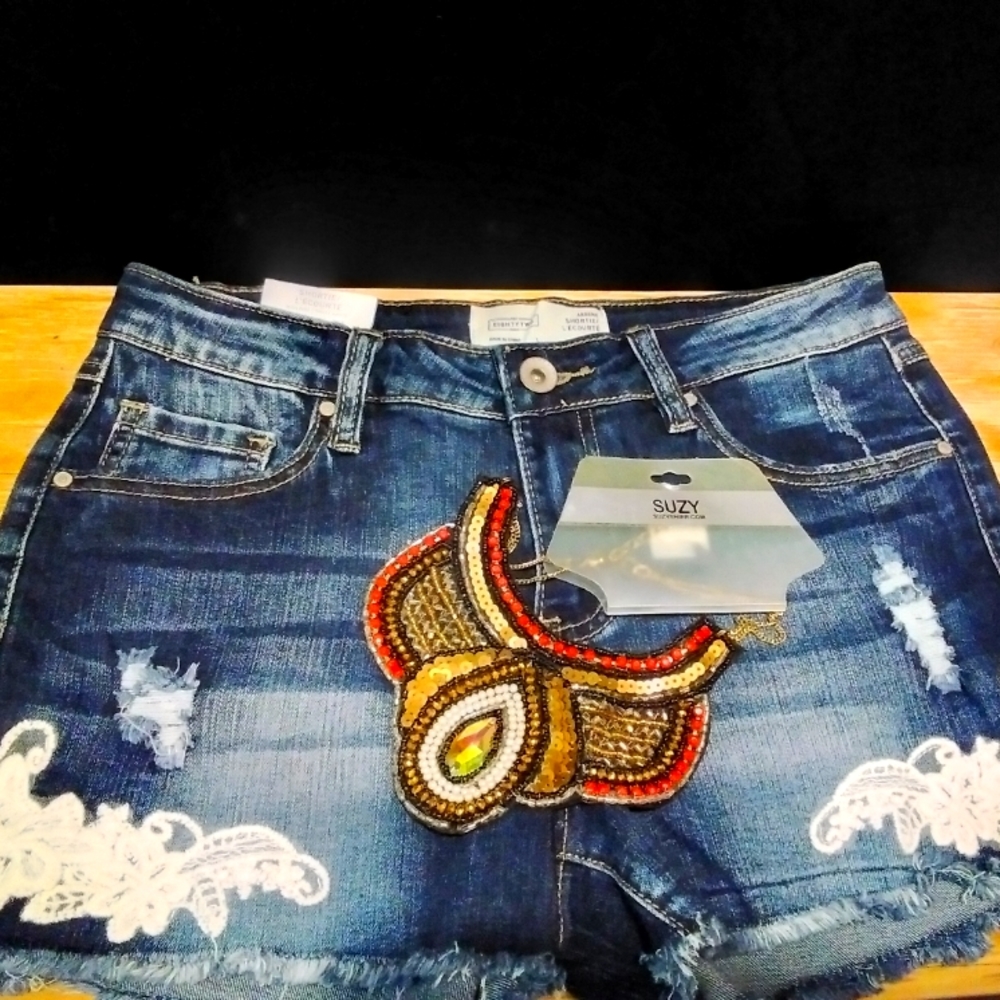 Shorts with free gift